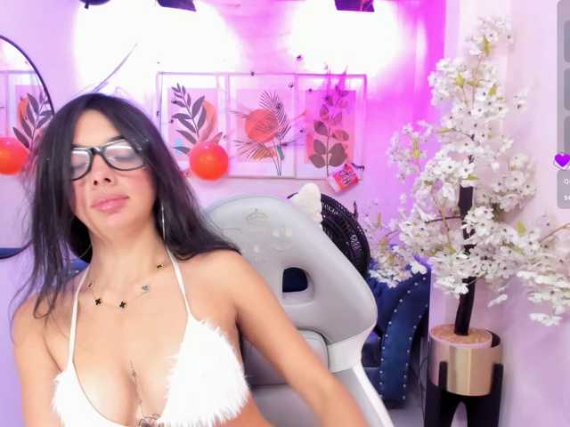 Chloe-meww live cam on BongaCams