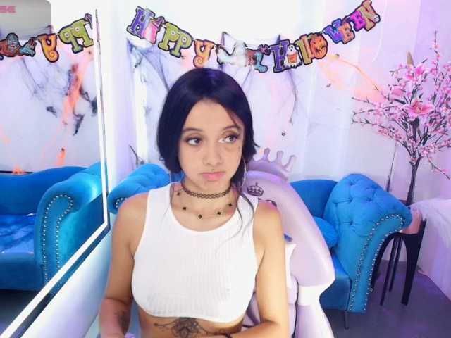 Chloe-meww live cam on BongaCams