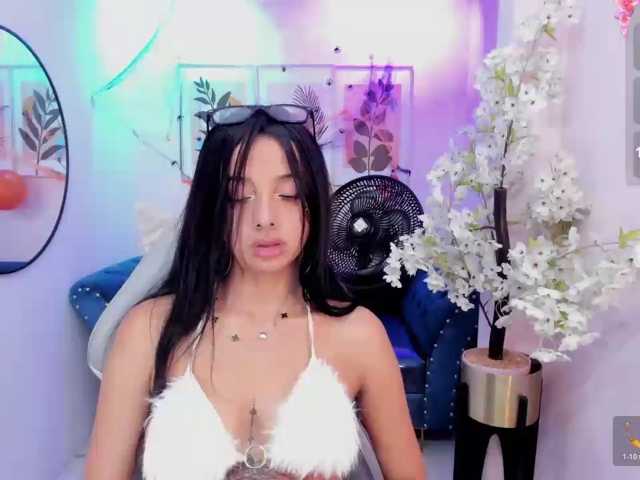 Chloe-meww live cam on BongaCams