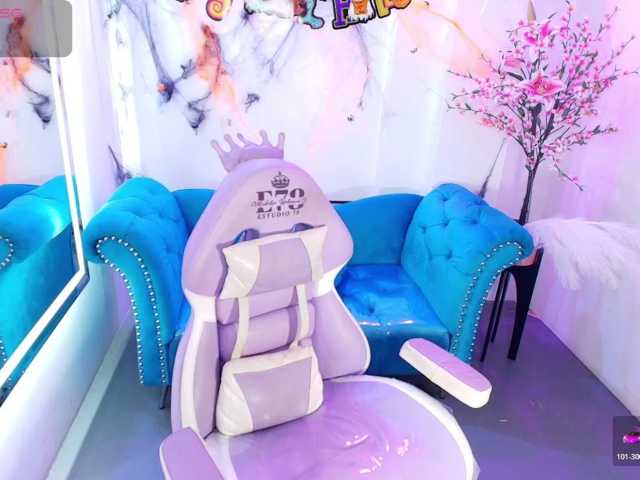 Chloe-meww live cam on BongaCams