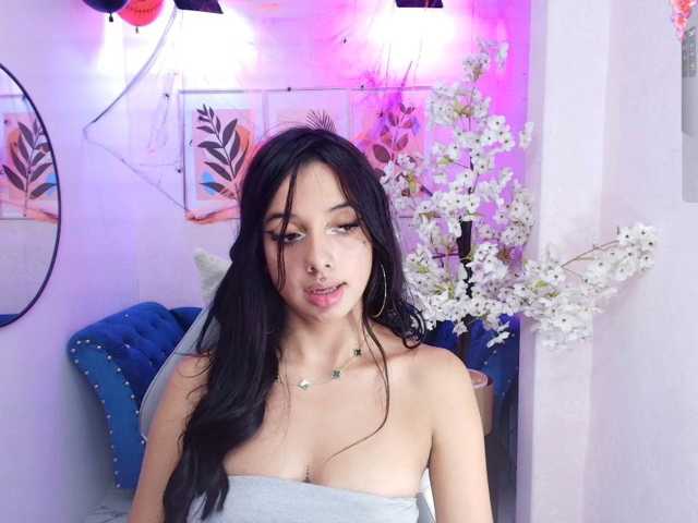 Chloe-meww live cam on BongaCams