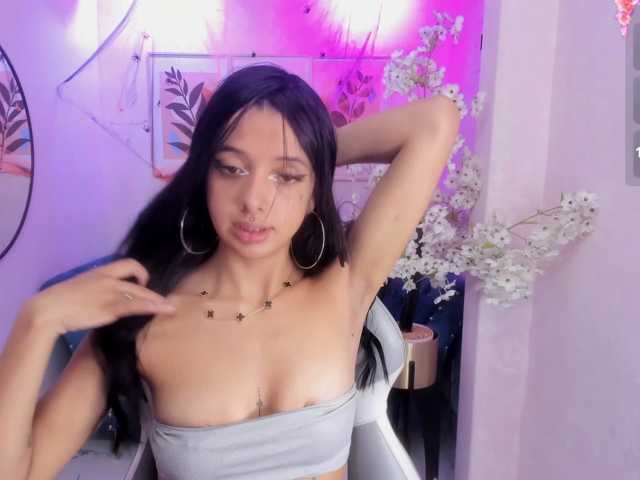 Chloe-meww live cam on BongaCams