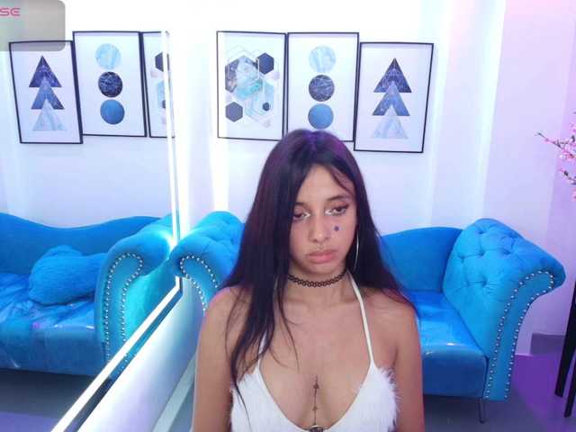 Chloe-meww live cam on BongaCams