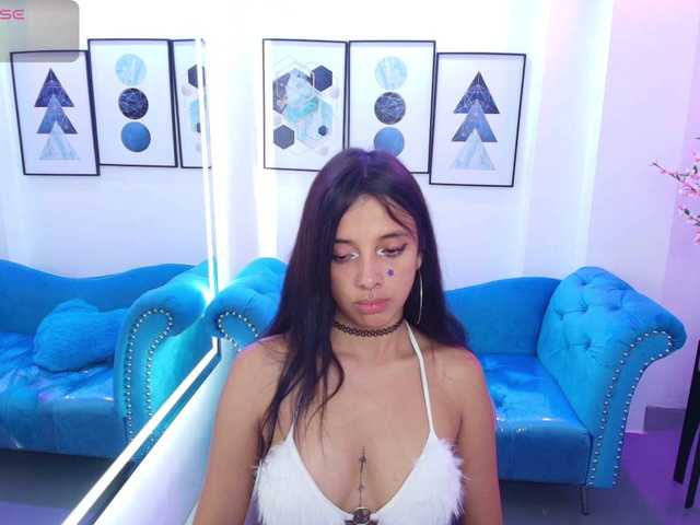Chloe-meww live cam on BongaCams