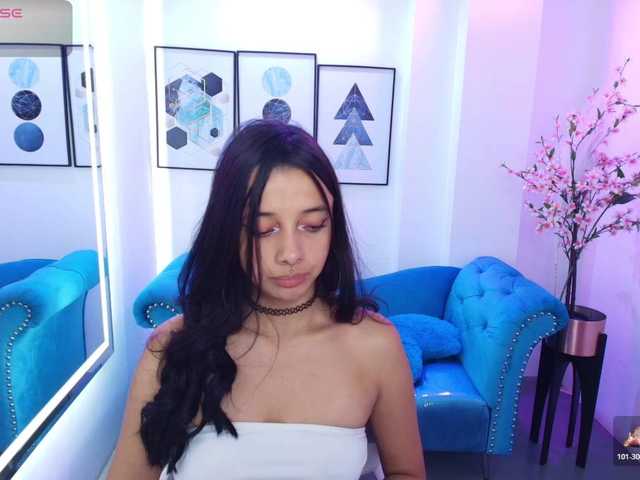 Chloe-meww live cam on BongaCams