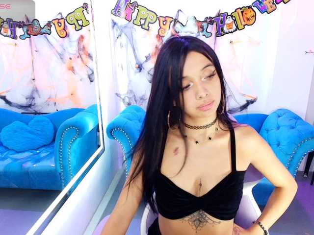Chloe-meww live cam on BongaCams