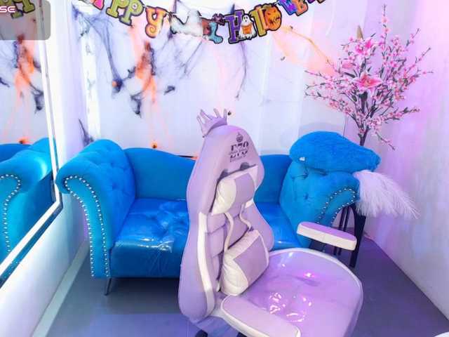 Chloe-meww live cam on BongaCams