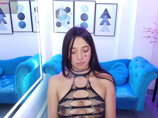 Chloe-meww live cam on BongaCams