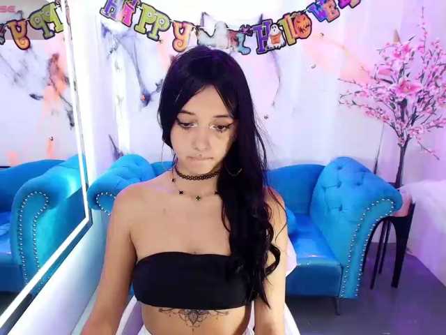 Chloe-meww, live now on BongaCams