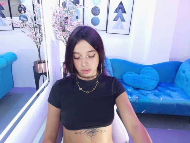 Chloe-meww live cam on BongaCams