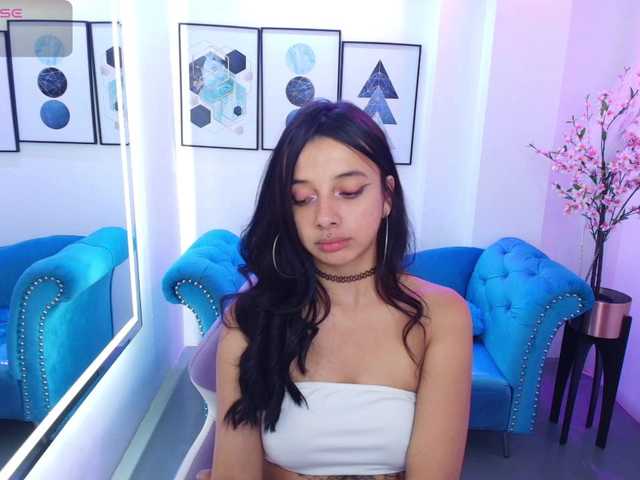 Chloe-meww live cam on BongaCams
