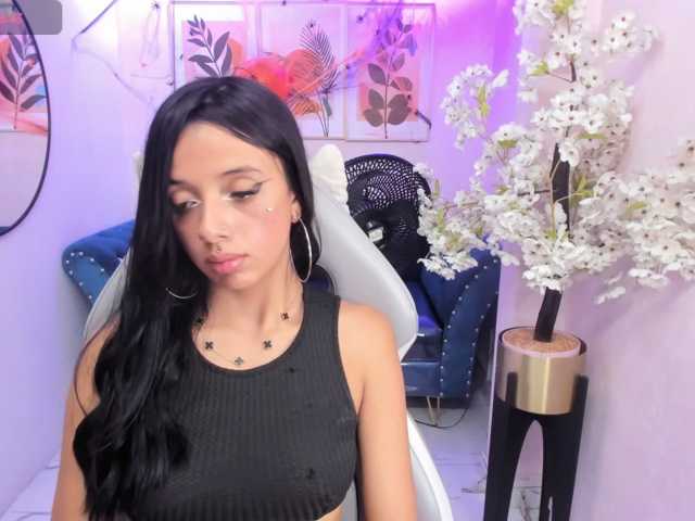 Chloe-meww live cam on BongaCams
