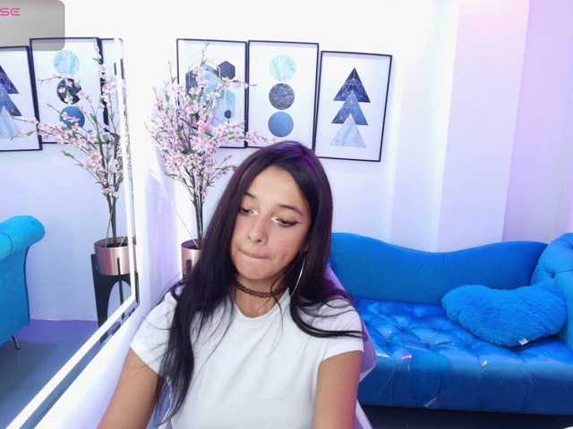 Chloe-meww live cam on BongaCams