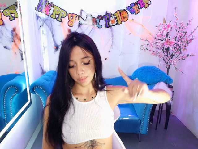 Chloe-meww live cam on BongaCams
