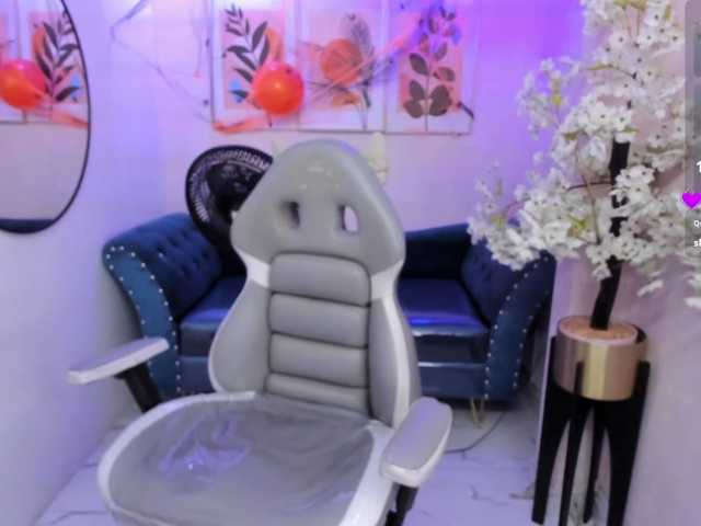 Chloe-meww live cam on BongaCams