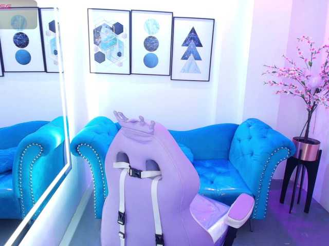 Chloe-meww live cam on BongaCams