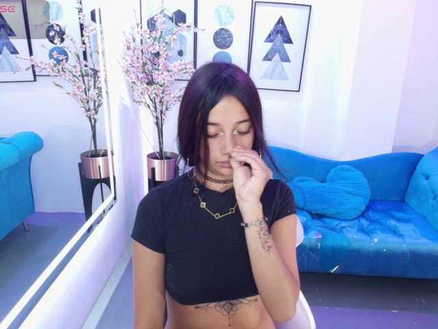 Chloe-meww live cam on BongaCams