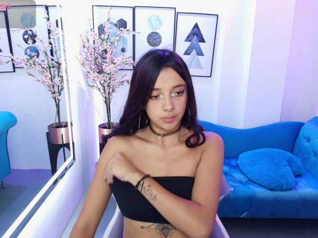 Chloe-meww live cam on BongaCams