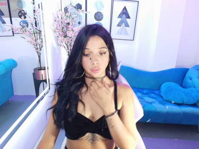 Chloe-meww live cam on BongaCams