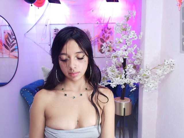 Chloe-meww live cam on BongaCams
