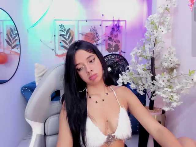 Chloe-meww live cam on BongaCams