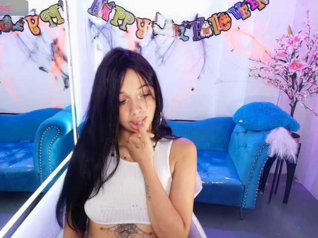 Chloe-meww live cam on BongaCams