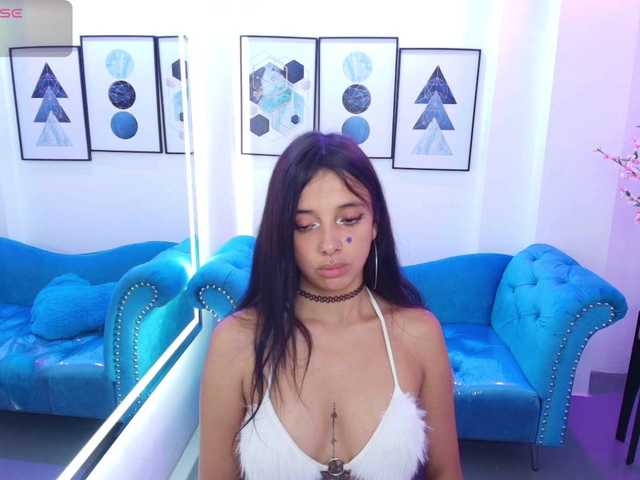 Chloe-meww live cam on BongaCams