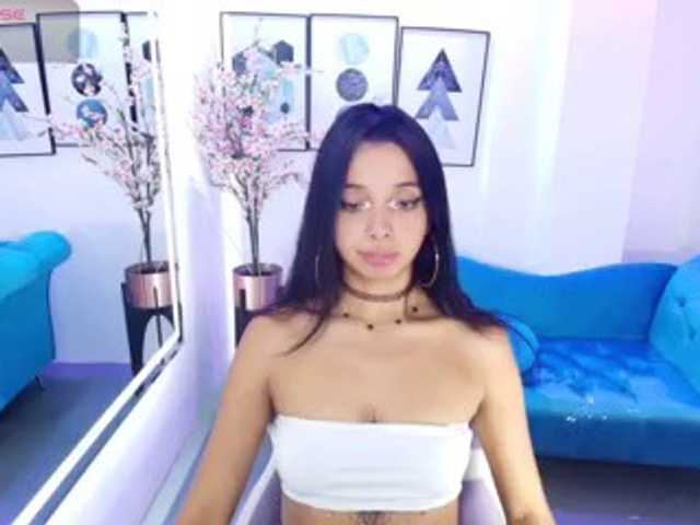 Chloe-meww live cam on BongaCams