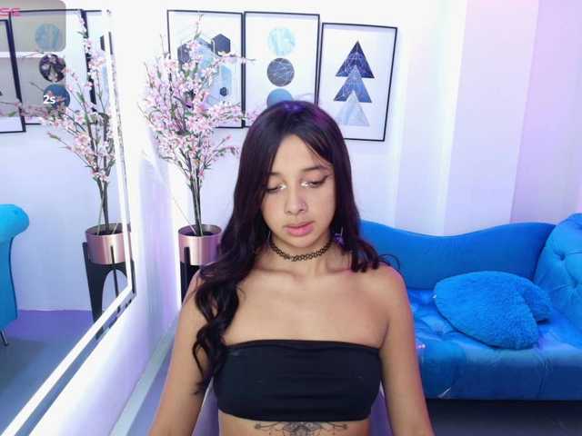 Chloe-meww live cam on BongaCams