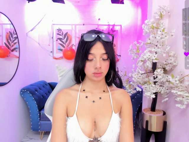 Chloe-meww live cam on BongaCams