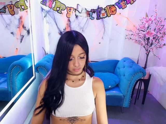 Chloe-meww live cam on BongaCams