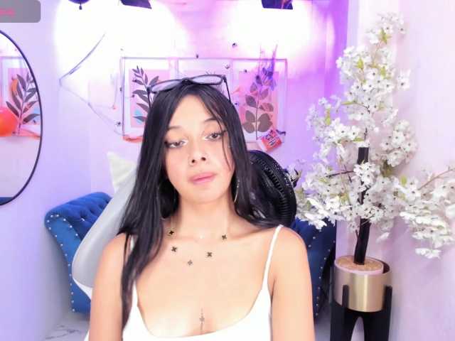Chloe-meww live cam on BongaCams
