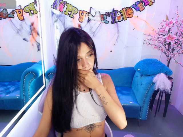 Chloe-meww live cam on BongaCams