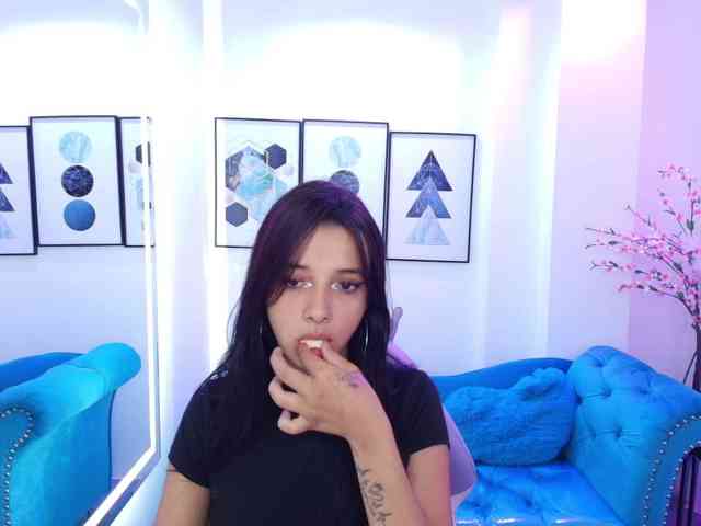 Chloe-meww webcam