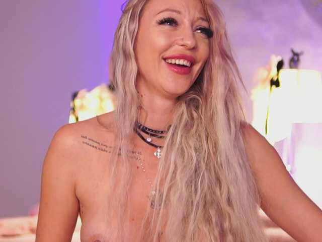 Theamberland live cam on BongaCams
