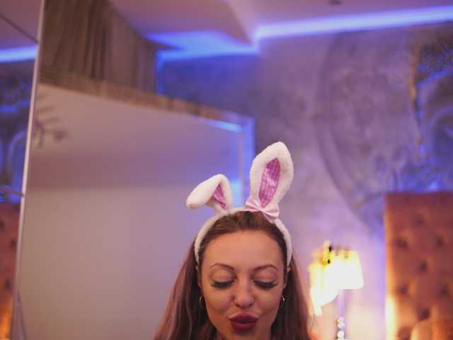 Theamberland live cam on BongaCams