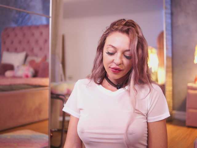 Theamberland live cam on BongaCams