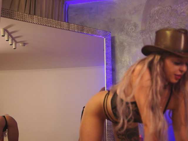 Theamberland live cam on BongaCams