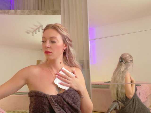 Theamberland live cam on BongaCams
