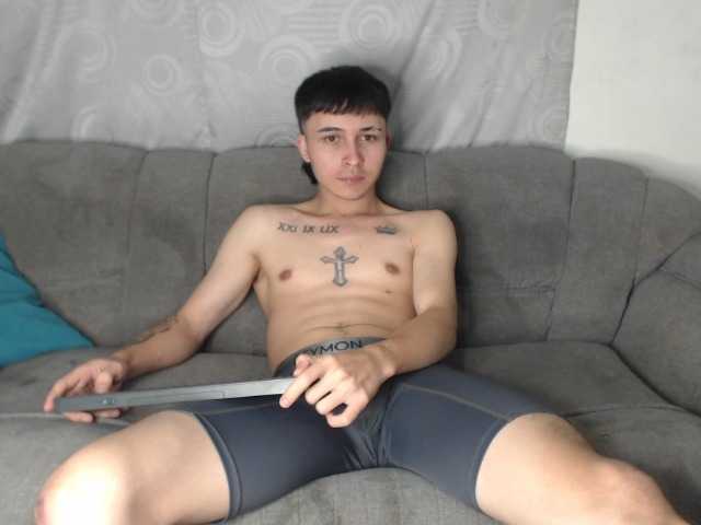 Jhosua4, 18 y/o - Live Cam on BongaCams
