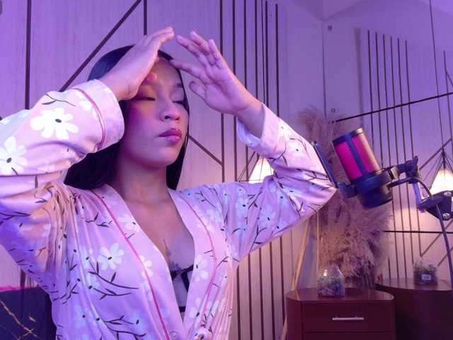 Miaa-Collins live cam on BongaCams