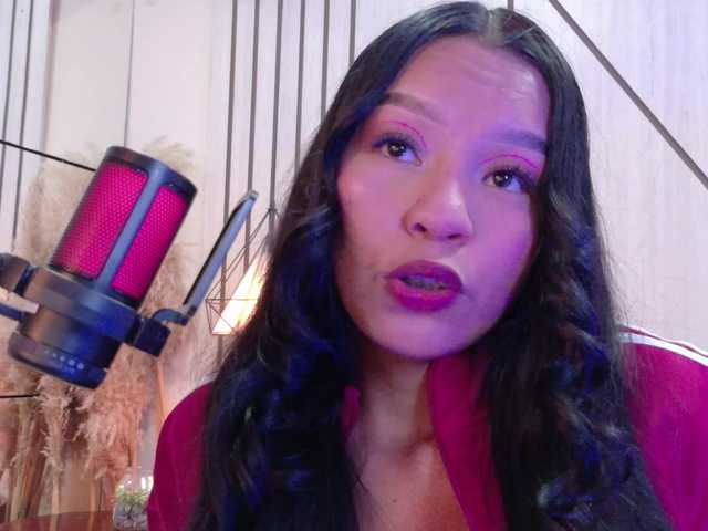 Miaa-Collins live cam on BongaCams