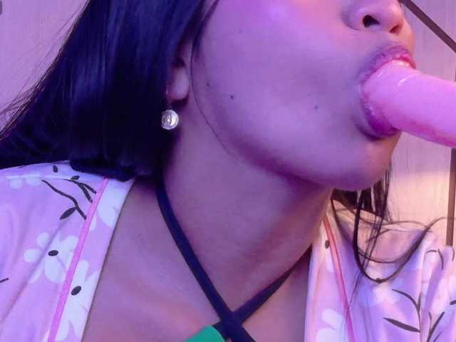 Miaa-Collins live cam on BongaCams