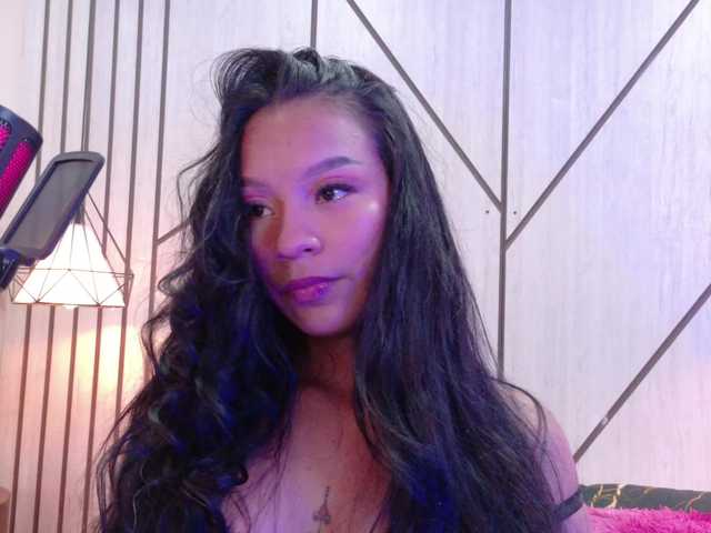 Miaa-Collins live cam on BongaCams