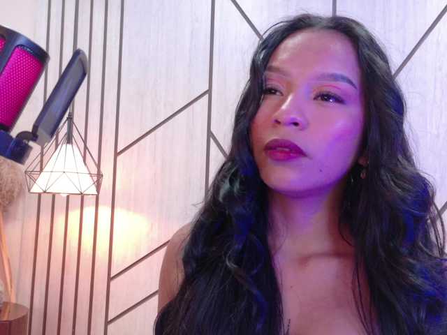 Miaa-Collins live cam on BongaCams