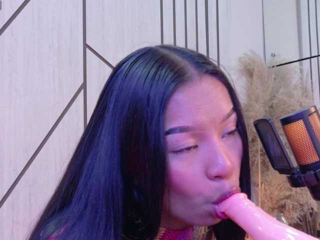 Miaa-Collins live cam on BongaCams