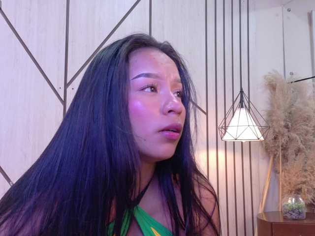 Miaa-Collins live cam on BongaCams