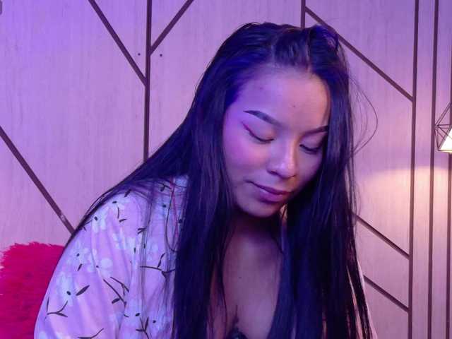 Miaa-Collins live cam on BongaCams