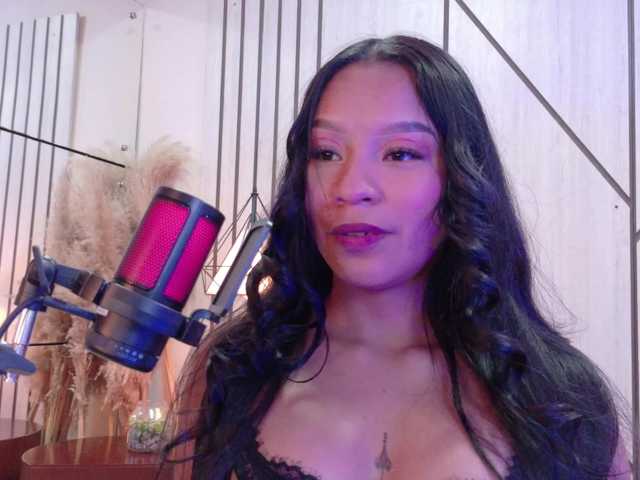 Miaa-Collins live cam on BongaCams
