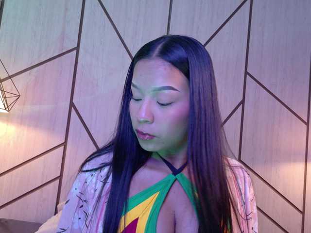 Miaa-Collins live cam on BongaCams